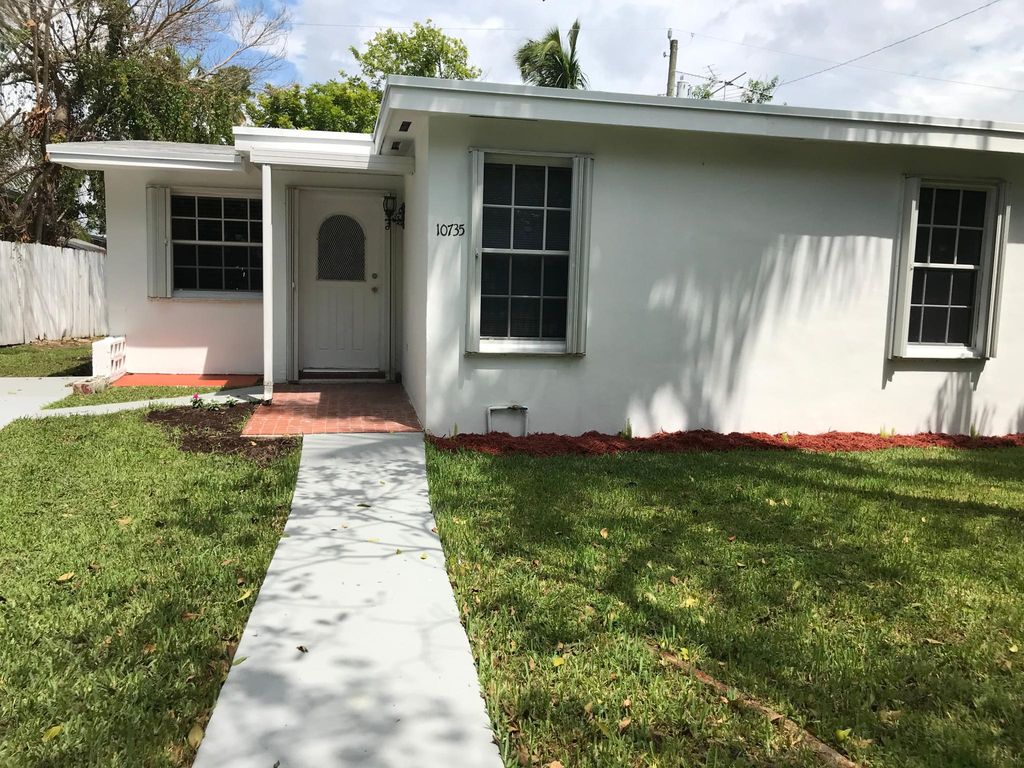 10735 W Old Cutler Rd, Miami, FL 33170