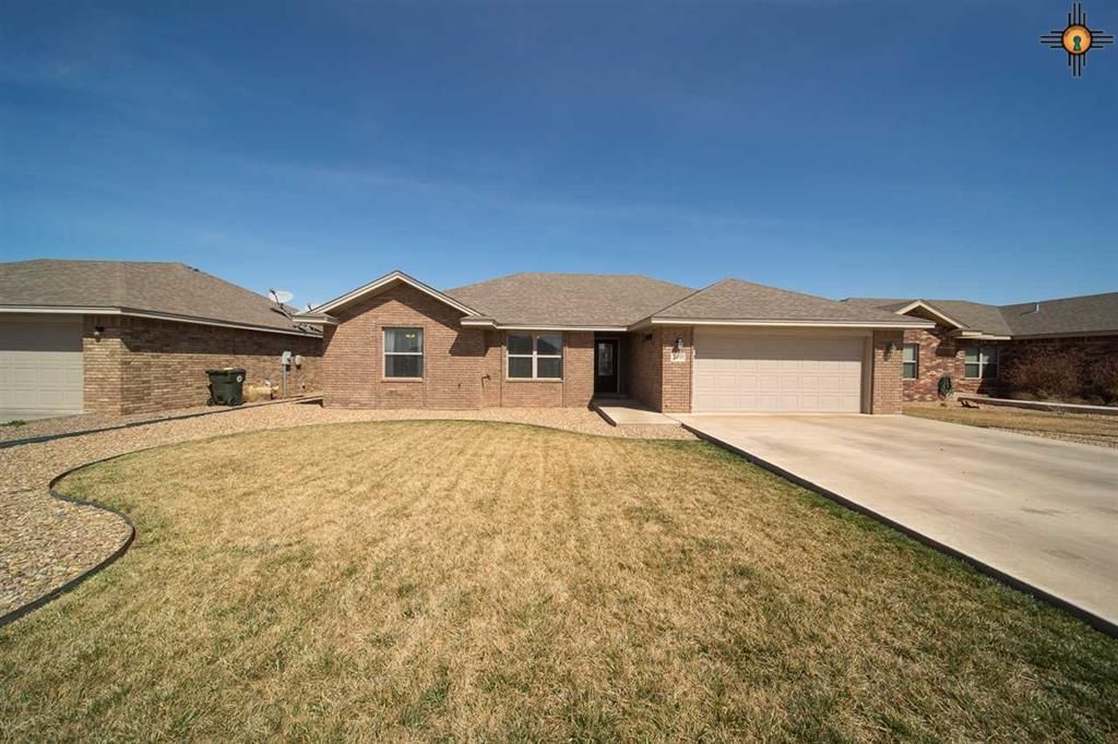 2400 Cobblestone Cir, Clovis, NM 88101
