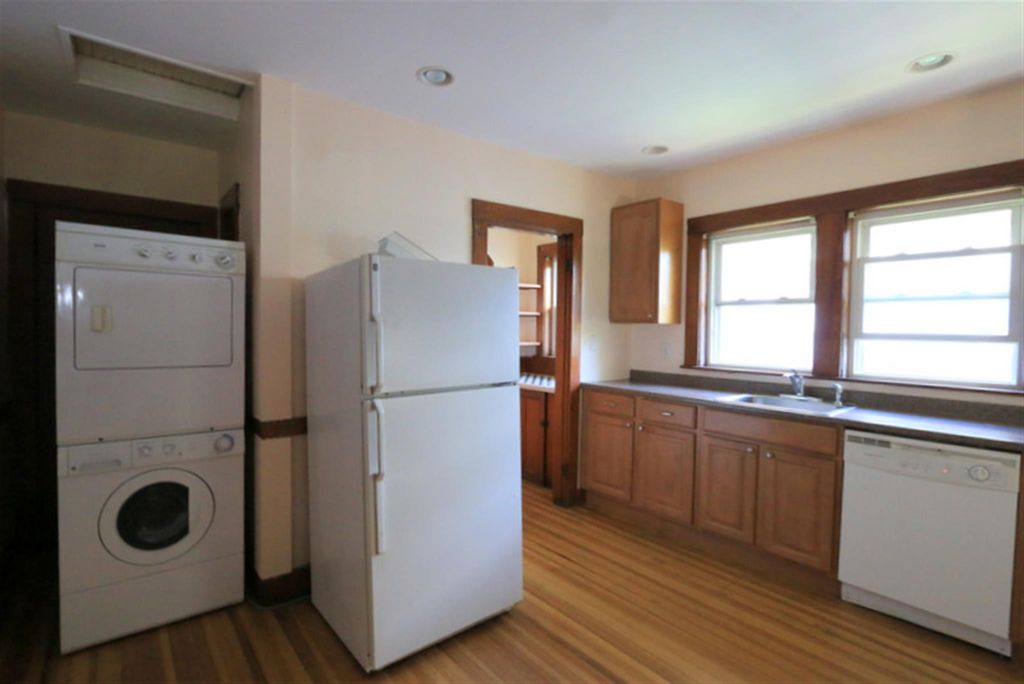 46-48 Saville St #2, Cambridge, MA 02138
