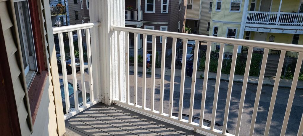10 Emrose Ter, Dorchester, MA 02125