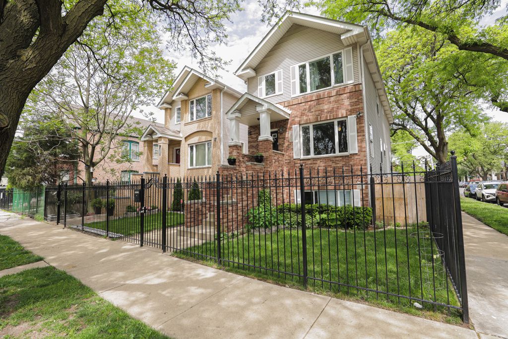 4830 W Cortland St, Chicago, IL 60639