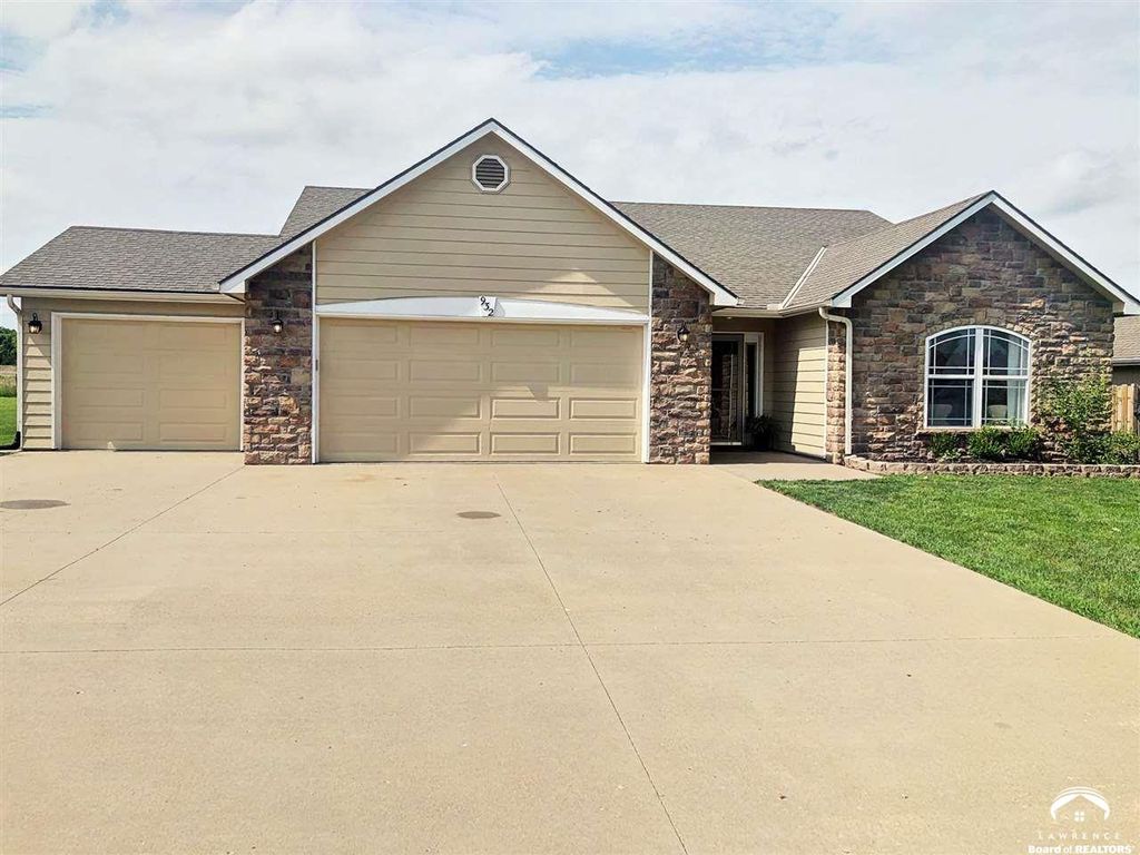 932 Bluestem Dr, Baldwin City, KS 66006 Trulia