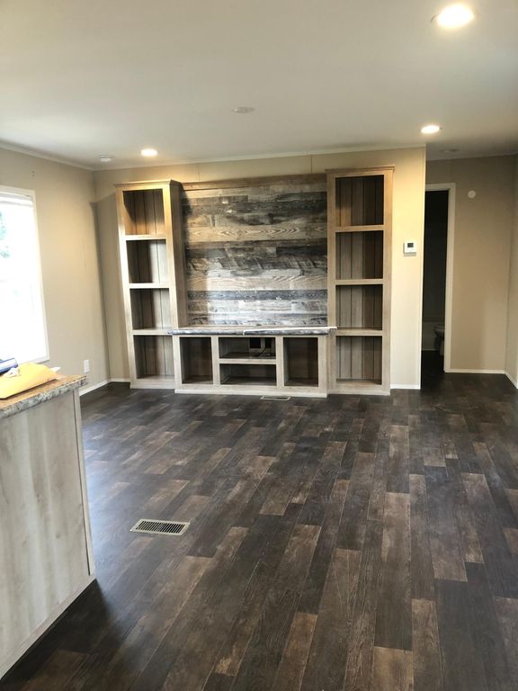 1111 W Sabine St, Longview, TX 75604
