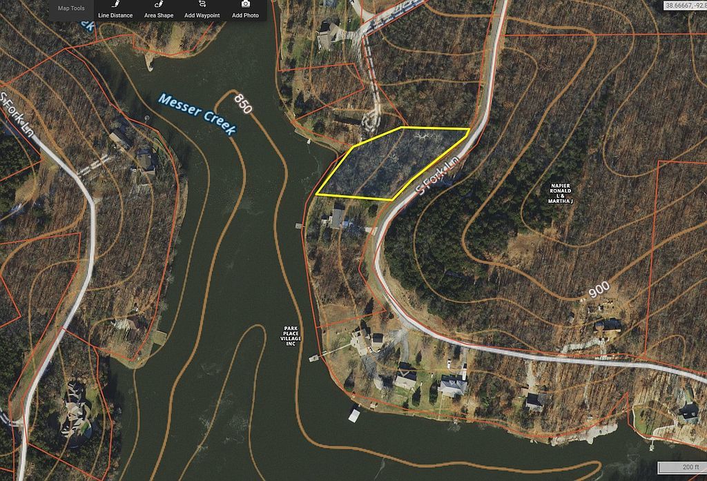 830 S Fork Ln, Tipton, MO 65081