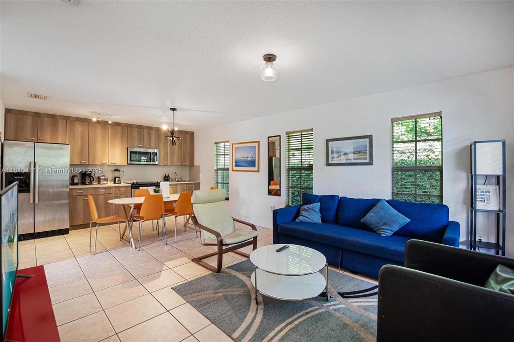 252 NW 40th St A Miami FL 33127 - 861fef9c4c44f52e3c3c96564a8079fb Full 