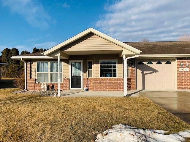 2714 Pine Wood Dr, Central City, NE 68826
