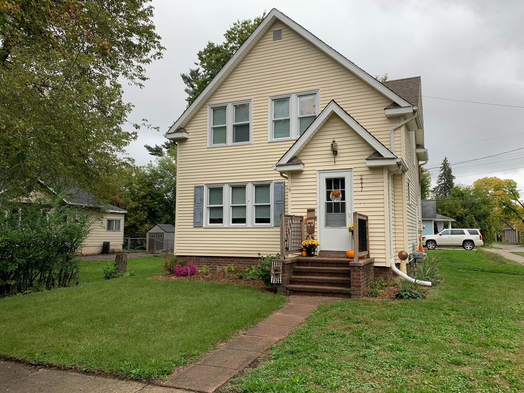 2217 S Rundle Ave, Lansing, MI 48910