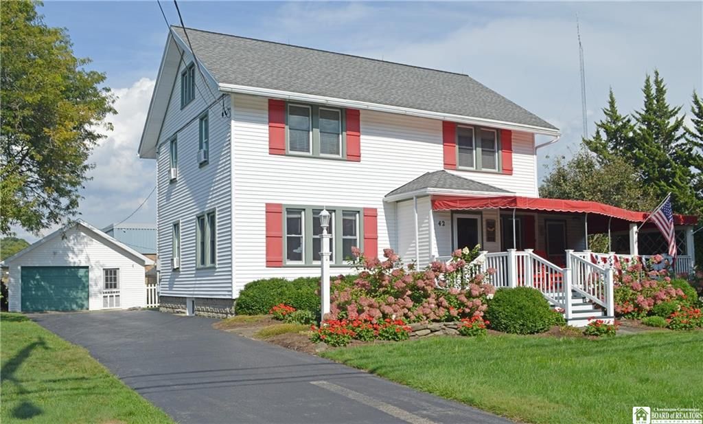 42 Main St, Bemus Pt, NY 14712