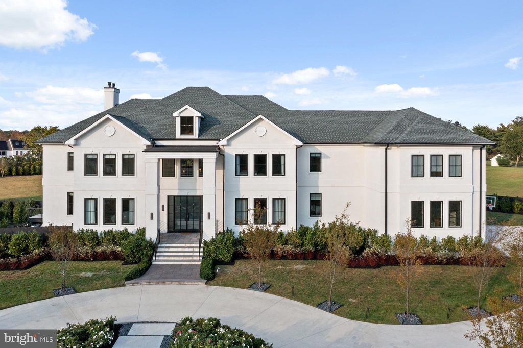 9 Miller Ct, Moorestown, NJ 08057