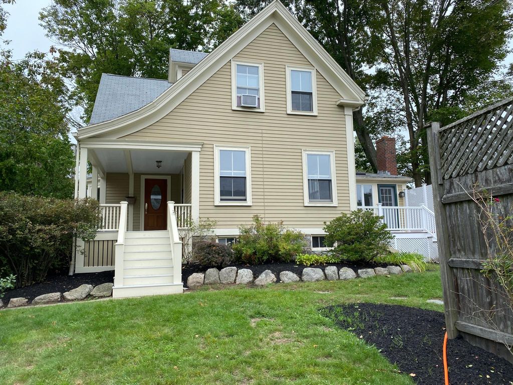 79 School St #1, Manchester, MA 01944
