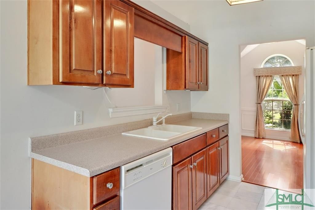 250 Silver Brook Cir, Pooler, GA 3 Bed, 3 Bath Single