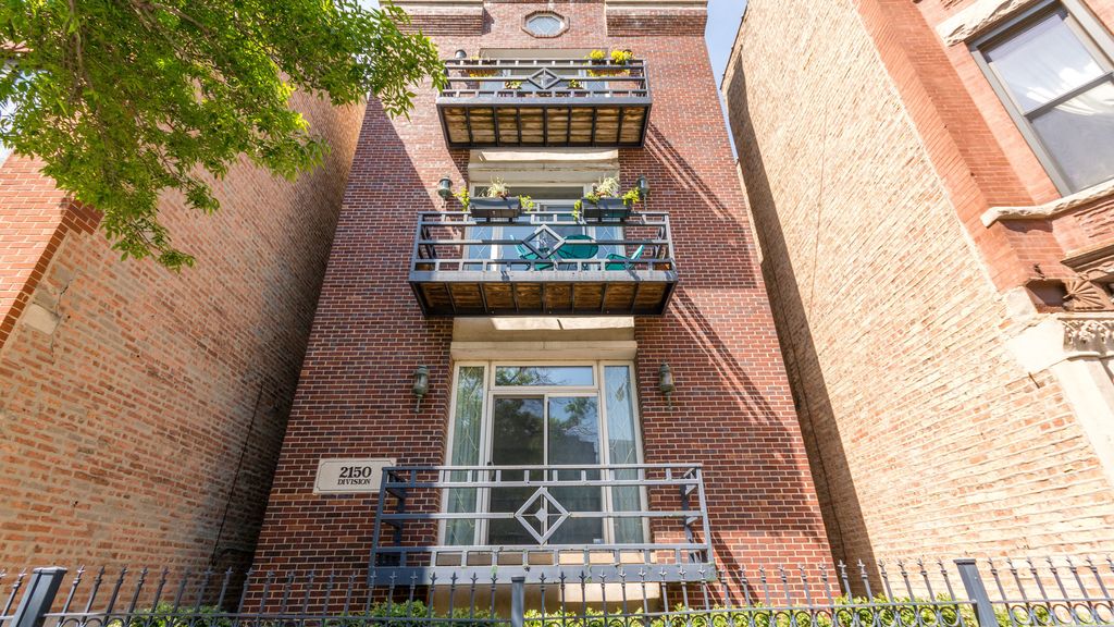 2150 W Division St #3, Chicago, IL 60622