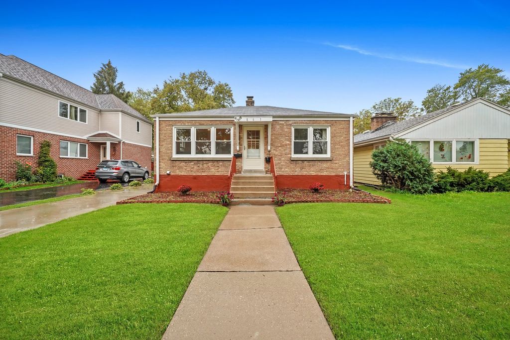 861 Hollywood Ave, Des Plaines, IL 60016