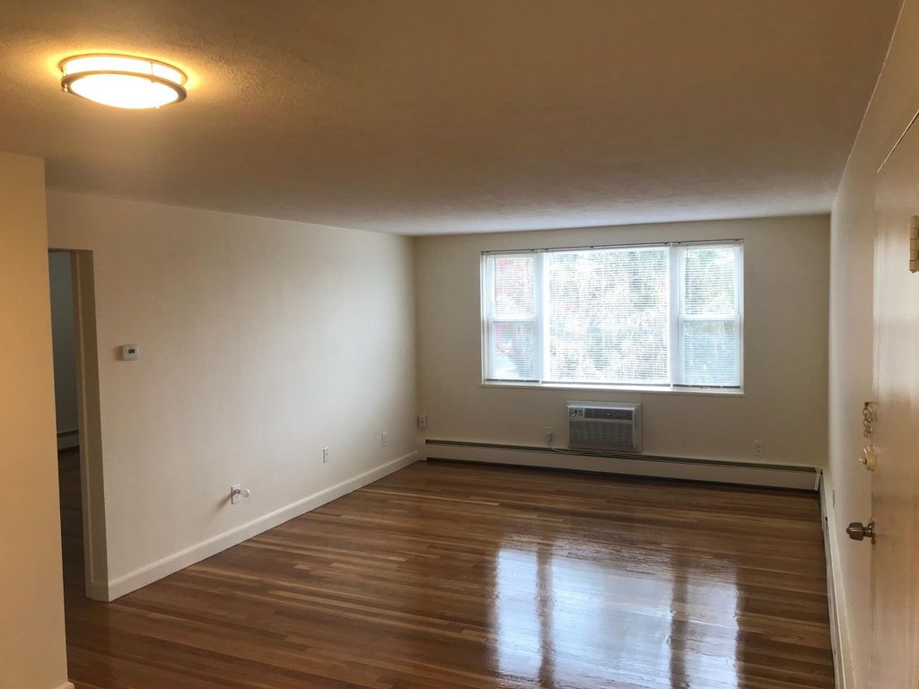 1105 Lexington St #2-9, Waltham, MA 02452