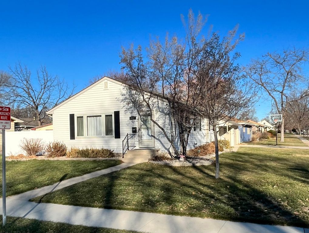 815 17th Ave SE, Aberdeen City, SD 57401