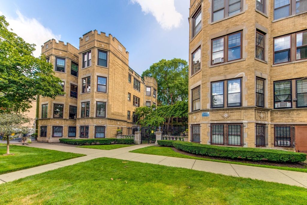 1217 W Lunt Ave #2A, Chicago, IL 60626
