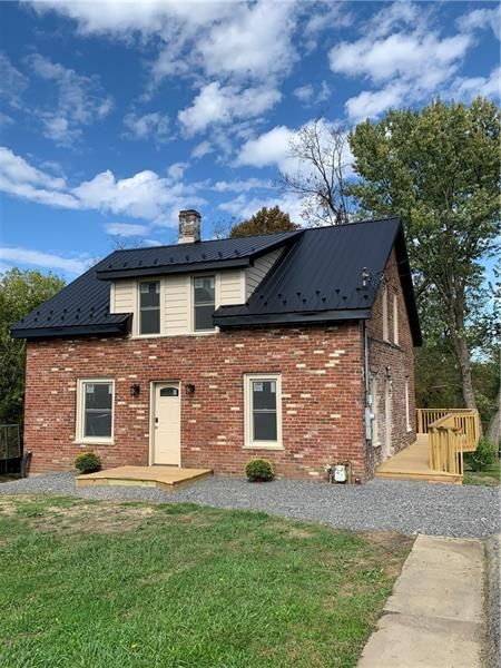 52 Wansack Rd, West Middlesex, PA 16159