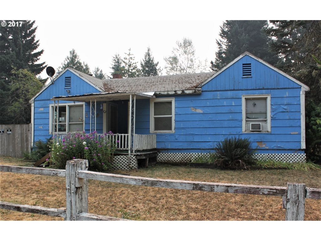 49648 High Prairie Loop, Oakridge, OR 97463