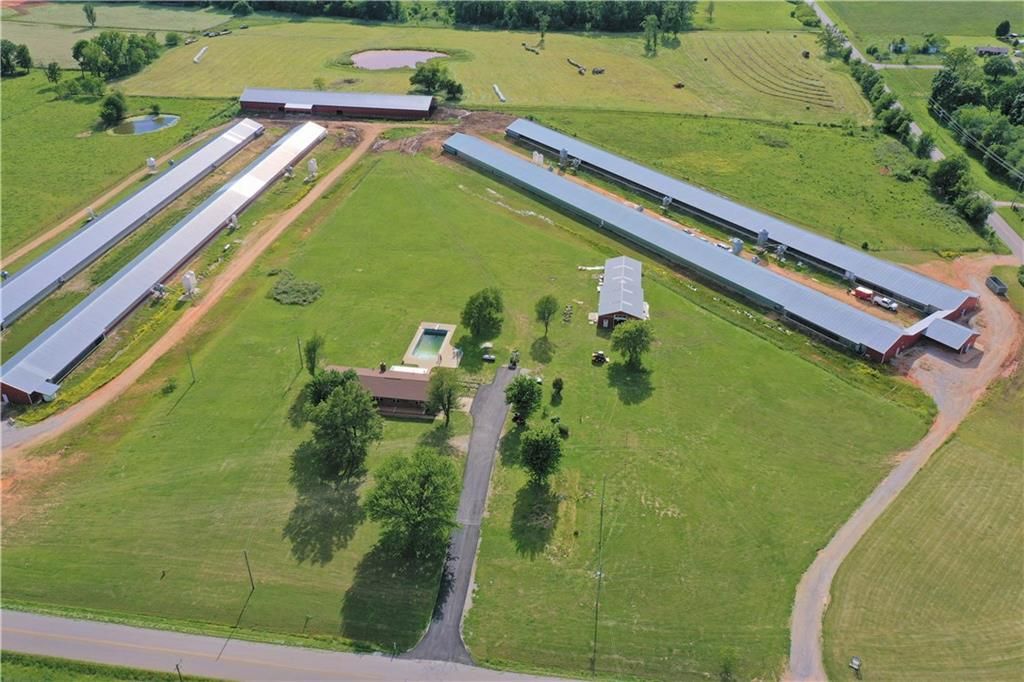 8893 Wpa Rd, Gentry, AR 72734