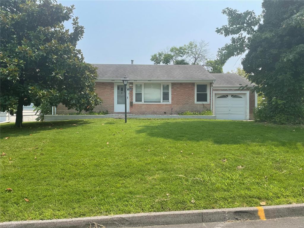 2110 Huntington Ave, Saint Louis, MO 63114