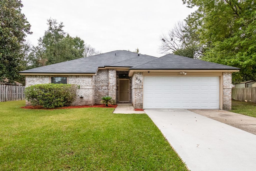 635 Hibernia Oaks Dr, Fleming Island, FL 32003