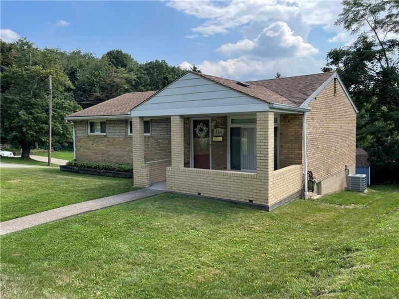 301 Elias Dr, Pittsburgh, PA 15235