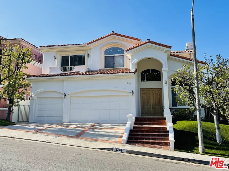 1554 Chastain Pkwy W, Pacific Palisades, CA 90272