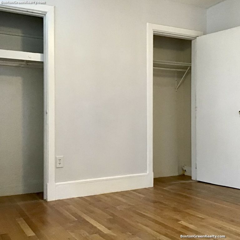 50 Oliver St #D, Somerville, MA 02145