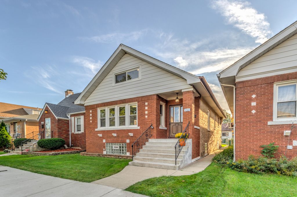 5252 N Liano Ave, Chicago, IL 60630
