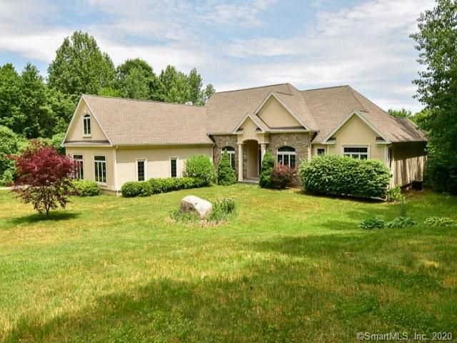 4 Highwood Xing, Burlington, CT 06013