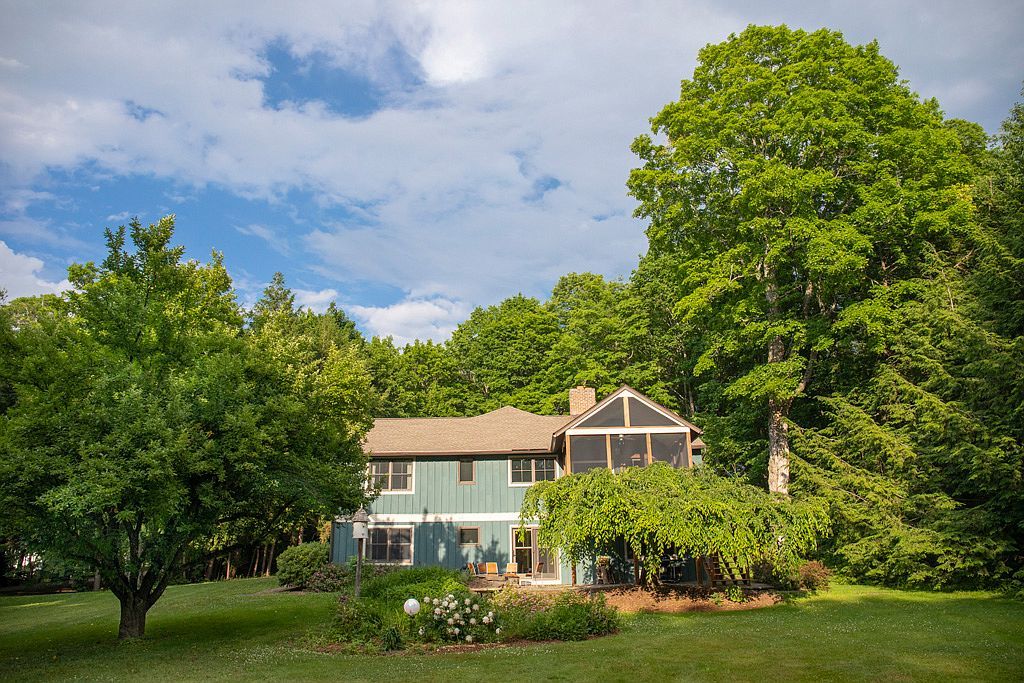 2 Bishop Est, Lenox, MA 01240