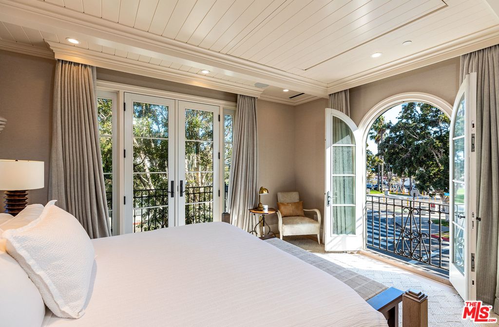 127 hollister ave santa monica