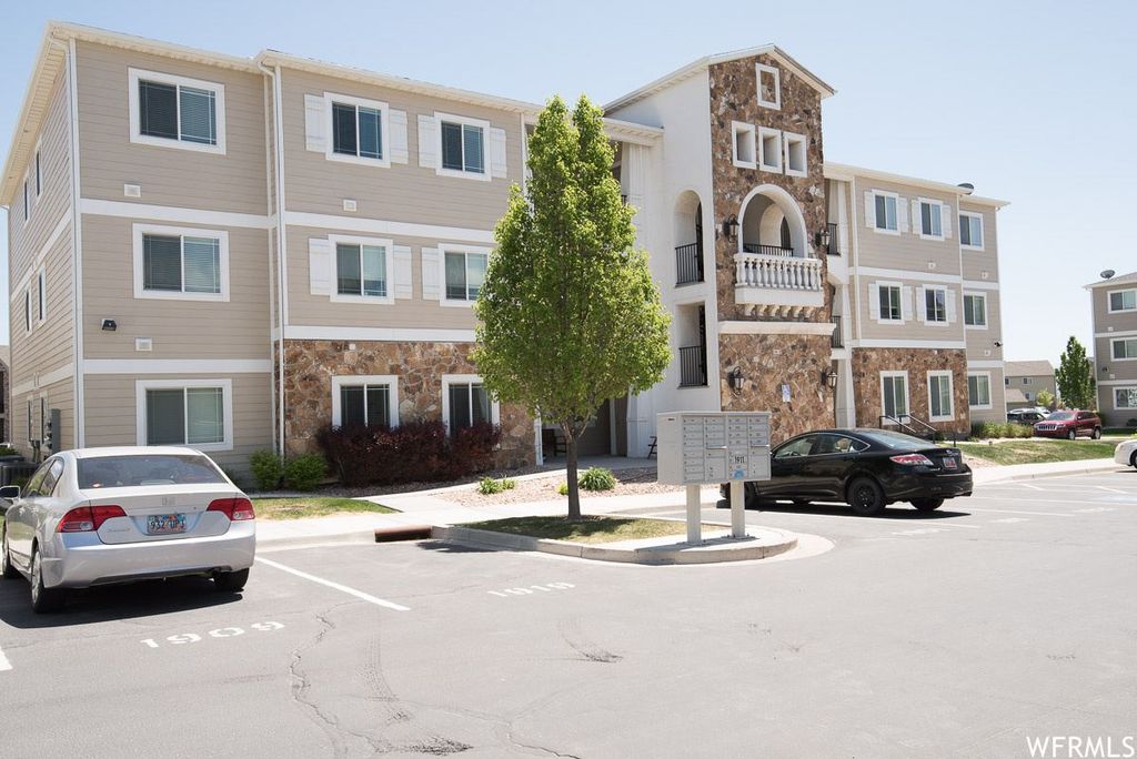 1919 N Crest Rd, Saratoga Springs, UT 84045