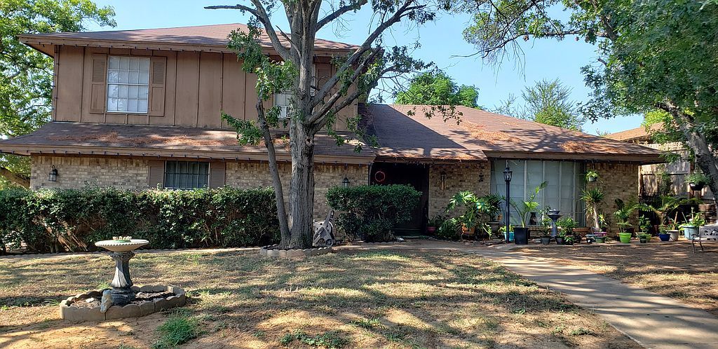 2221 W Sanford St, Arlington, TX 76012