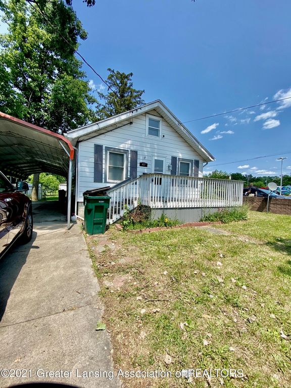 407 E Cavanaugh Rd, Lansing, MI 48910