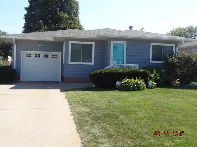 1935 W 6th St, Hastings, NE 68901
