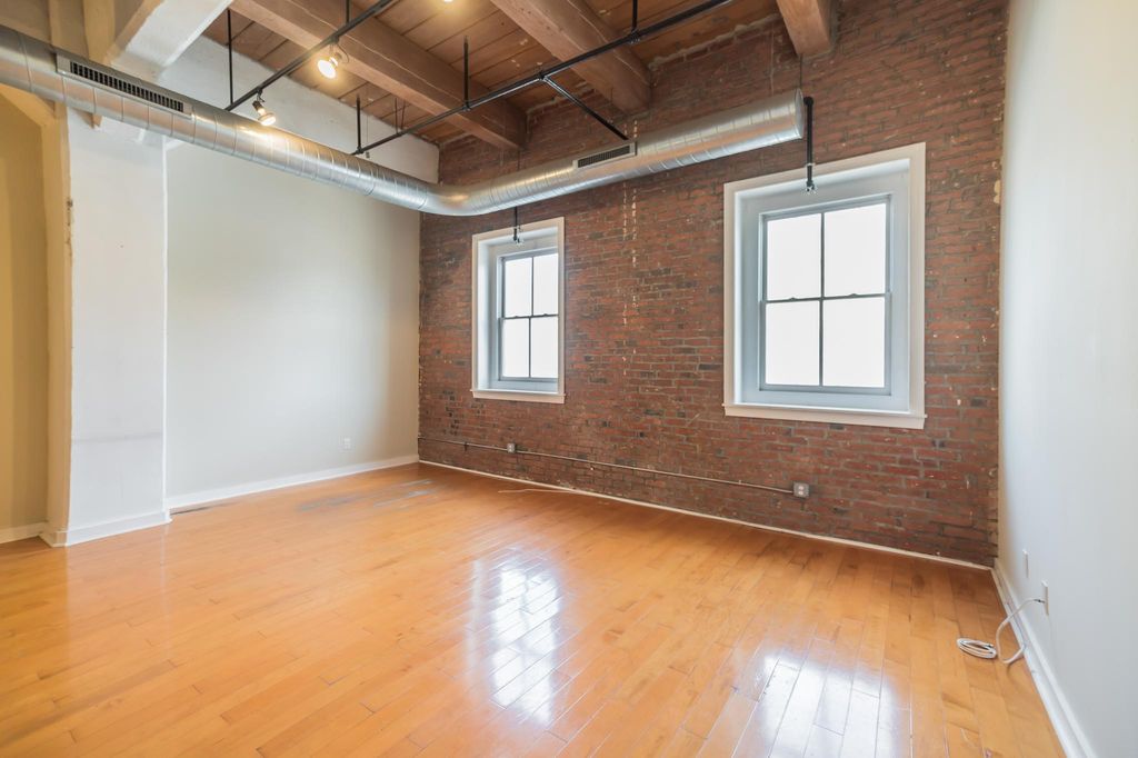 1010 Arch St #512, Philadelphia, PA 19107