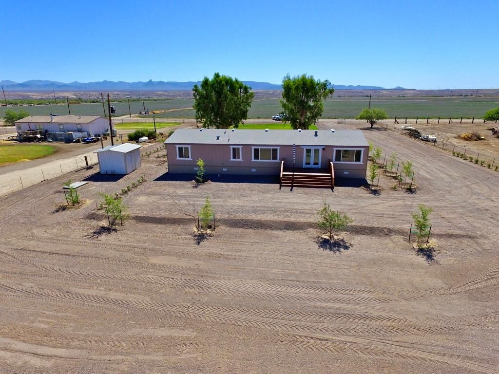 8105 S Aquarius Dr, Mohave Valley, AZ 3 Bed, 2 Bath Mobile