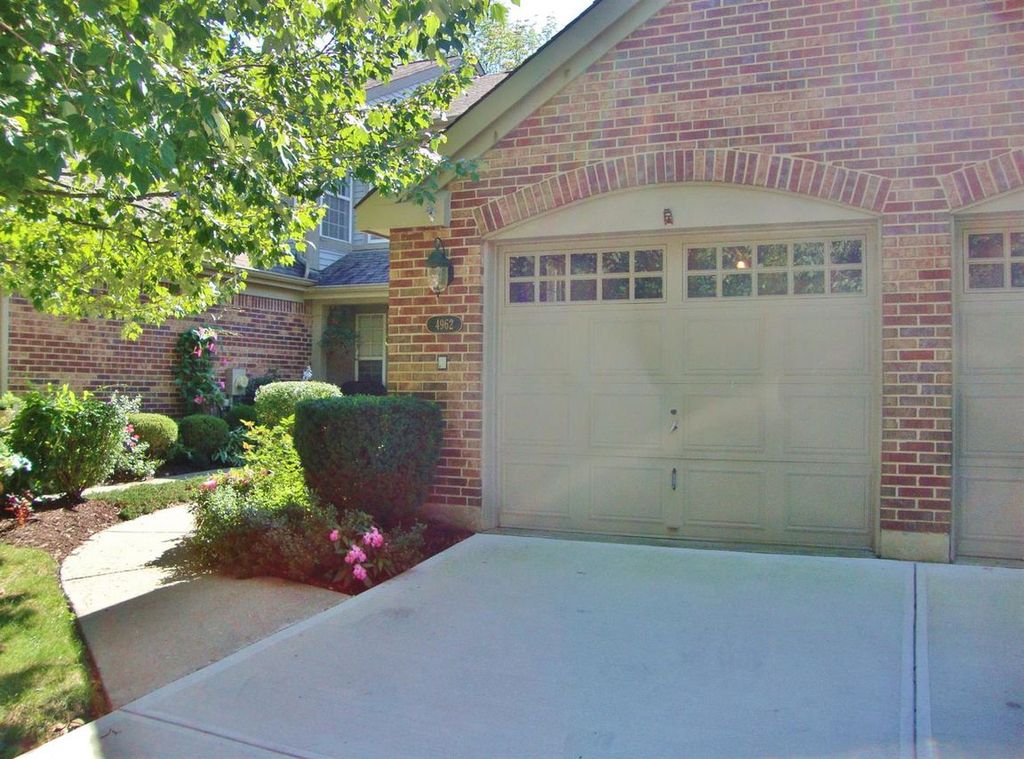 4962 Lord Alfred Ct, Sharonville, OH 2 Bed, 2 Bath Condo 24 Photos