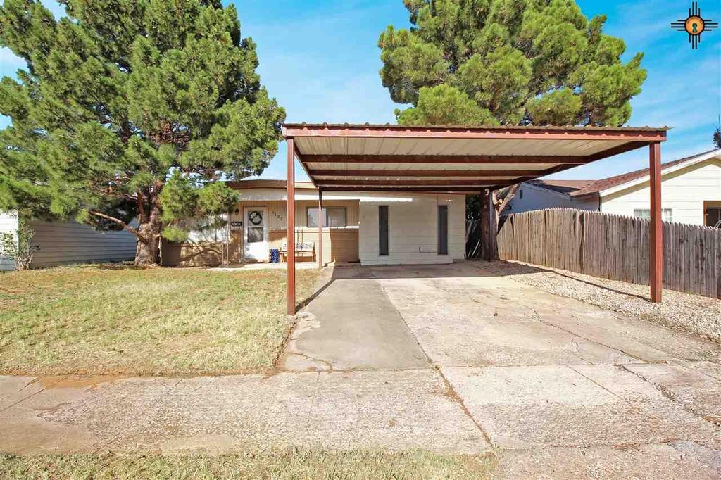1122 N Grayson St, Hobbs, NM 3 Bed, 2 Bath SingleFamily