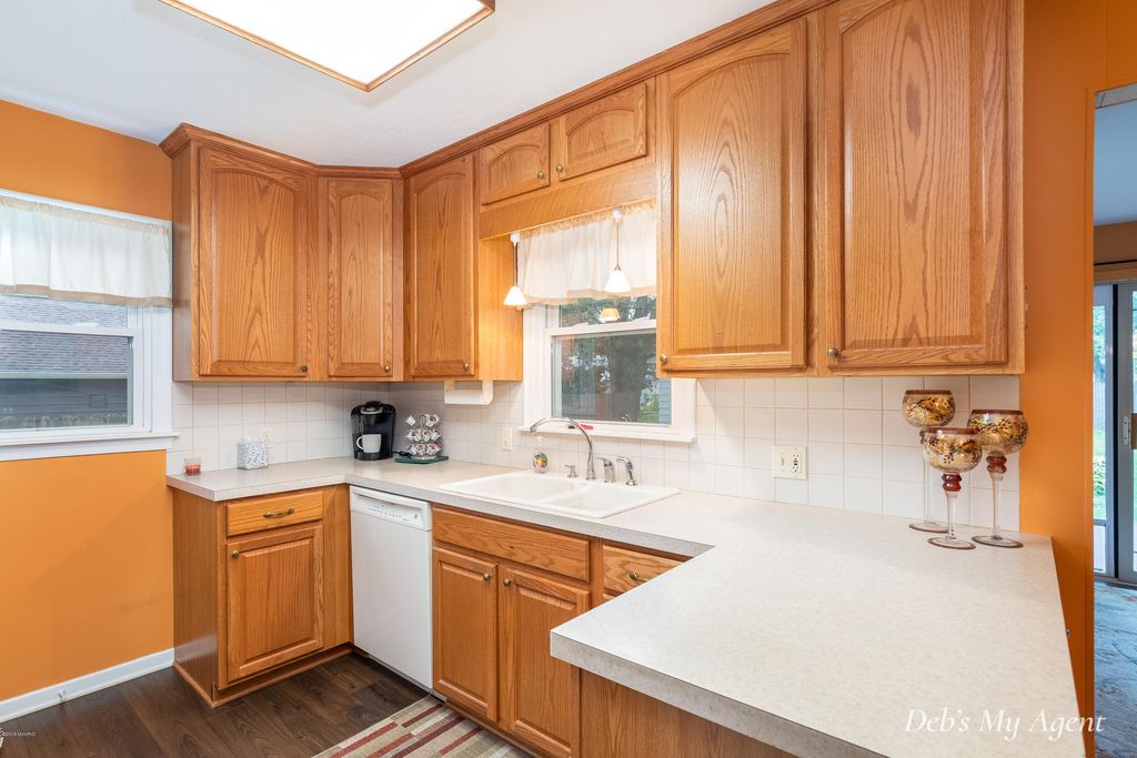 homes for sale in grandville mi