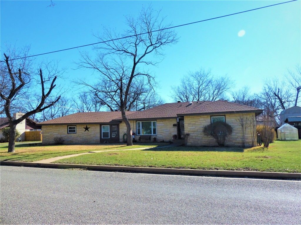 1405 S Wall St, Brady, TX 76825 Trulia