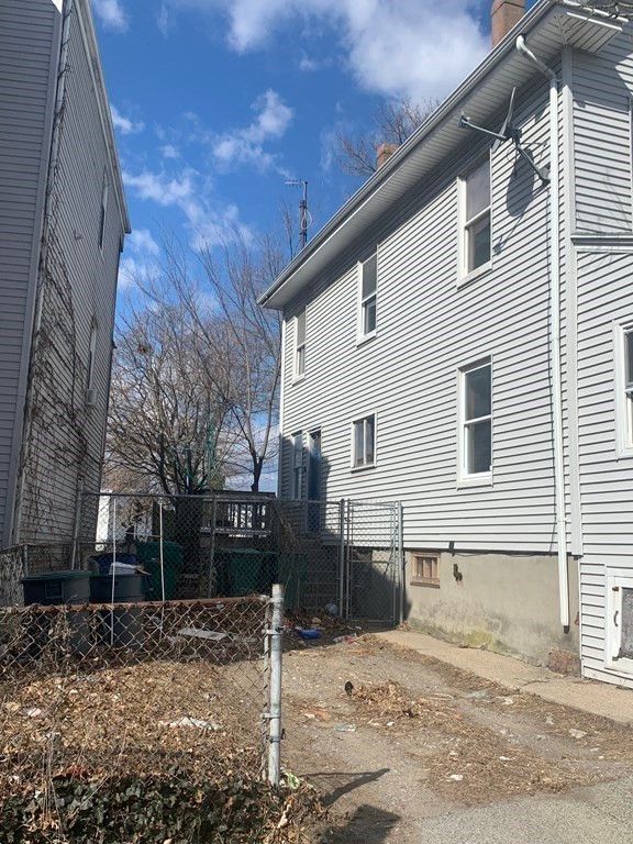 105 Newhall St, Lynn, MA 01902 3 Bed, 2 Bath SingleFamily Home MLS 72798020 12 Photos