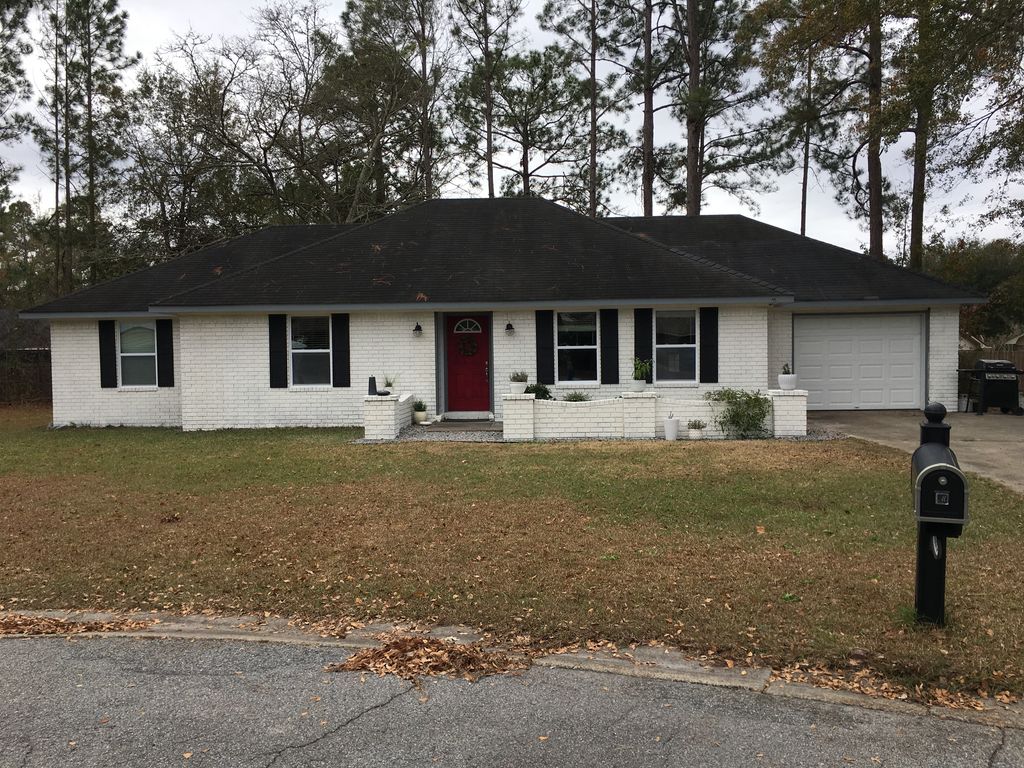 903 Teal Ct, Hinesville, GA 31313
