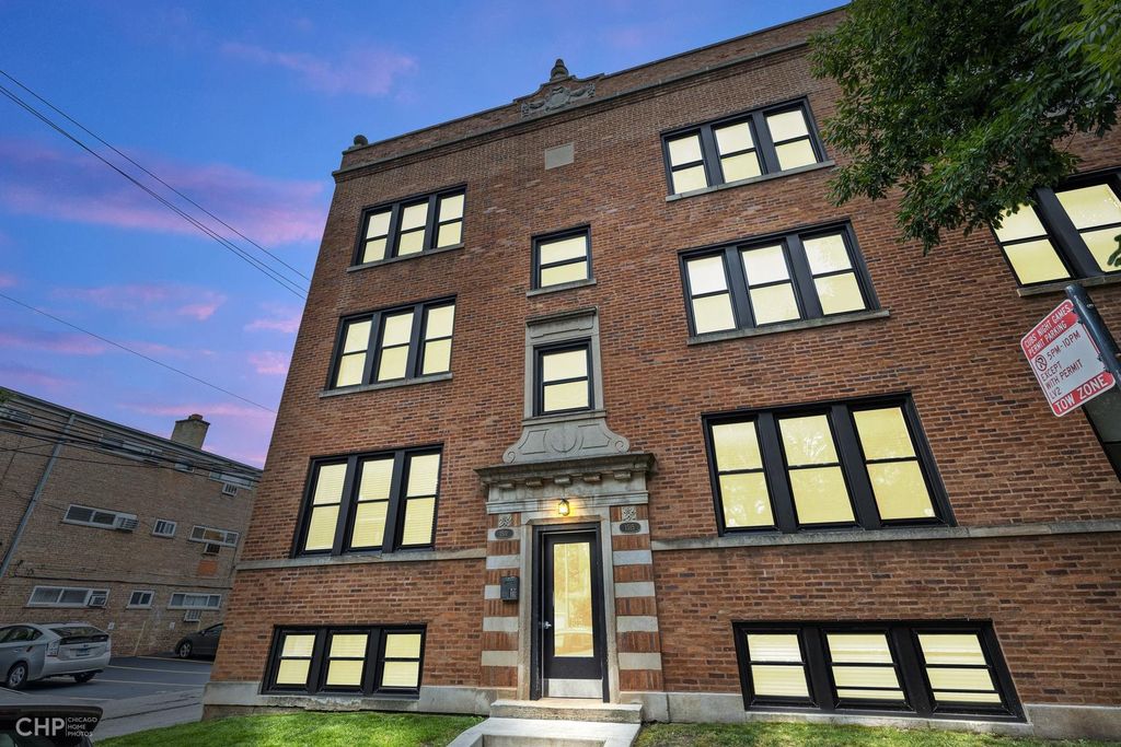 1511 W Cullom Ave #G, Chicago, IL 60613