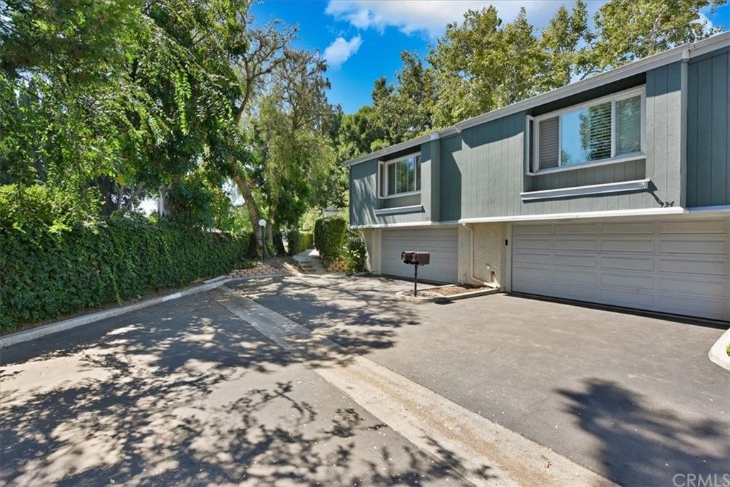 936 Hollow Brook Ln #124, Costa Mesa, CA 92626
