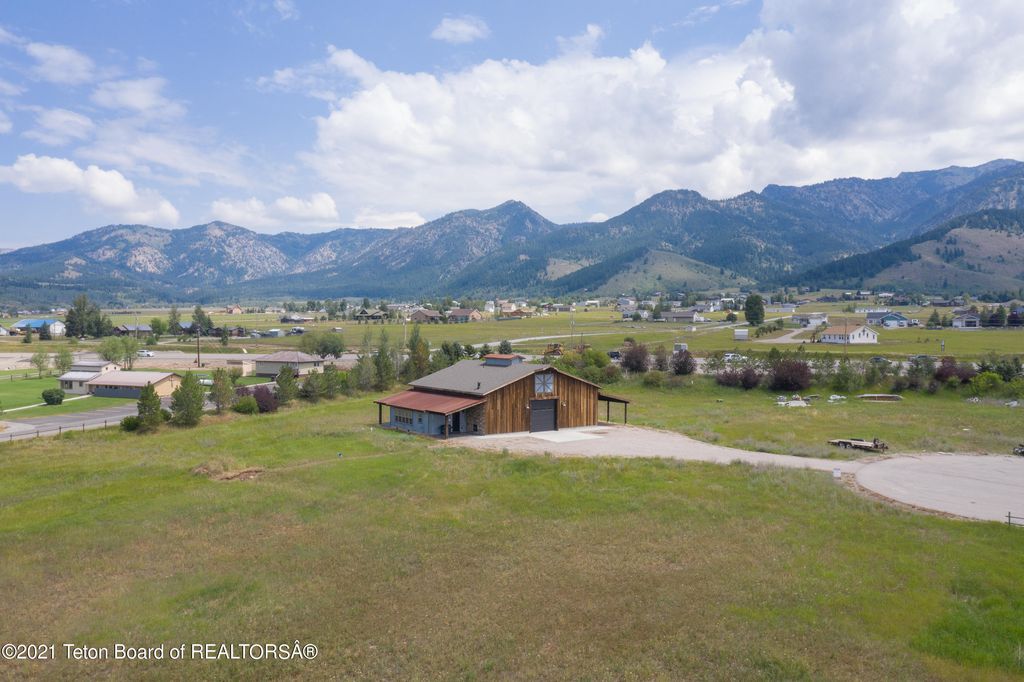384 Olympic Dr, Etna, WY 83118