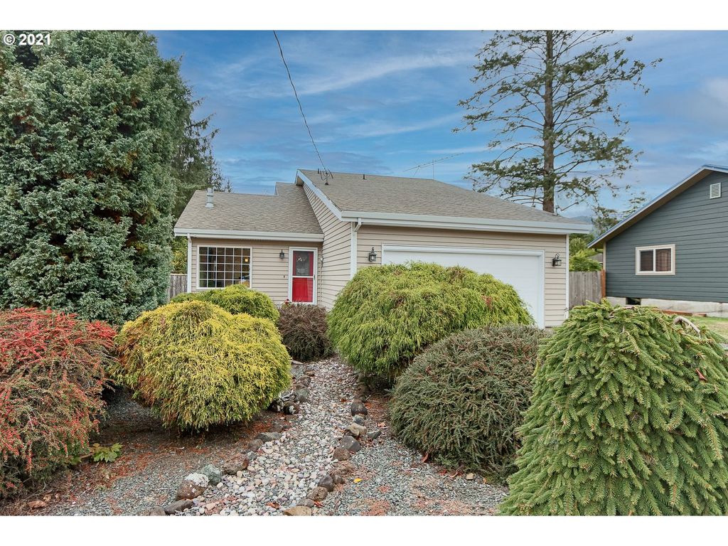 4750 Spruce St, Bay City, OR 97107