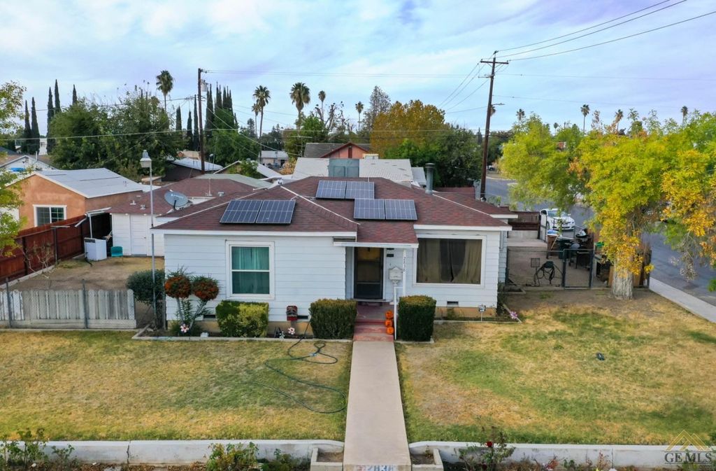 2838 Lake St, Bakersfield, CA 93306
