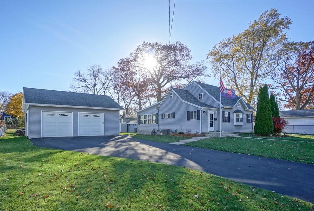 2407 East Whittaker AVENUE, Saint Francis, WI 53235 Trulia